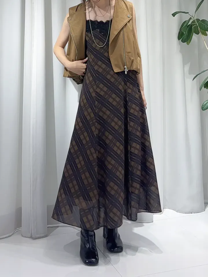 GRACE CONTINENTAL Hikaru Okada コーディネート画像