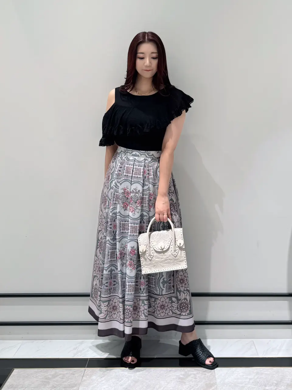 GRACE CONTINENTAL MOMOKO コーディネート画像