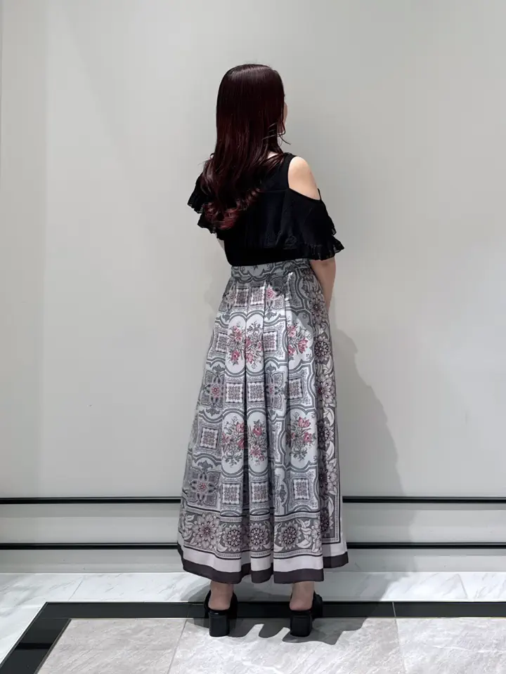 GRACE CONTINENTAL MOMOKO コーディネート画像