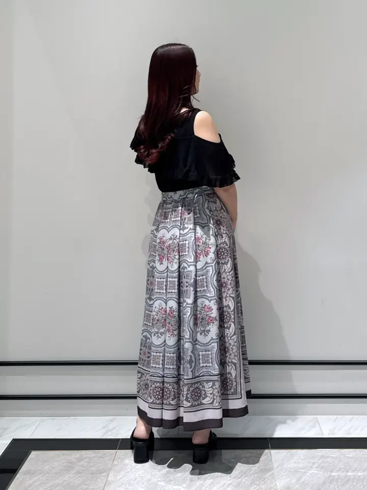 GRACE CONTINENTAL MOMOKO コーディネート画像