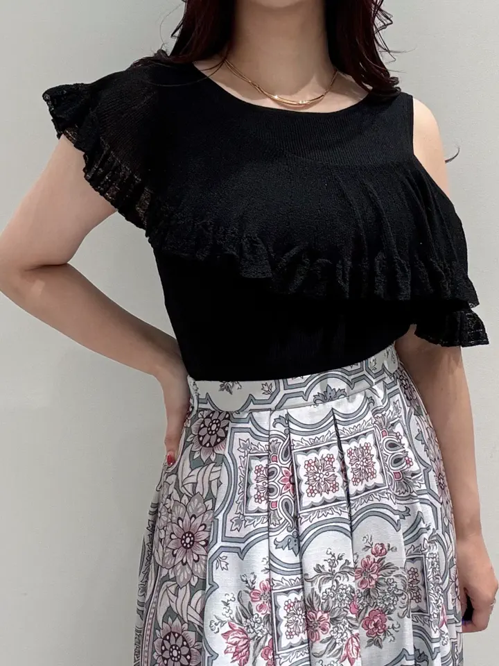 GRACE CONTINENTAL MOMOKO コーディネート画像