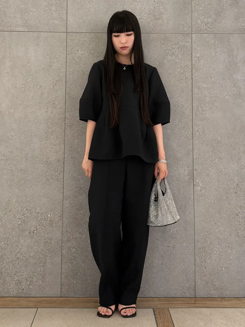  anri コーディネート画像