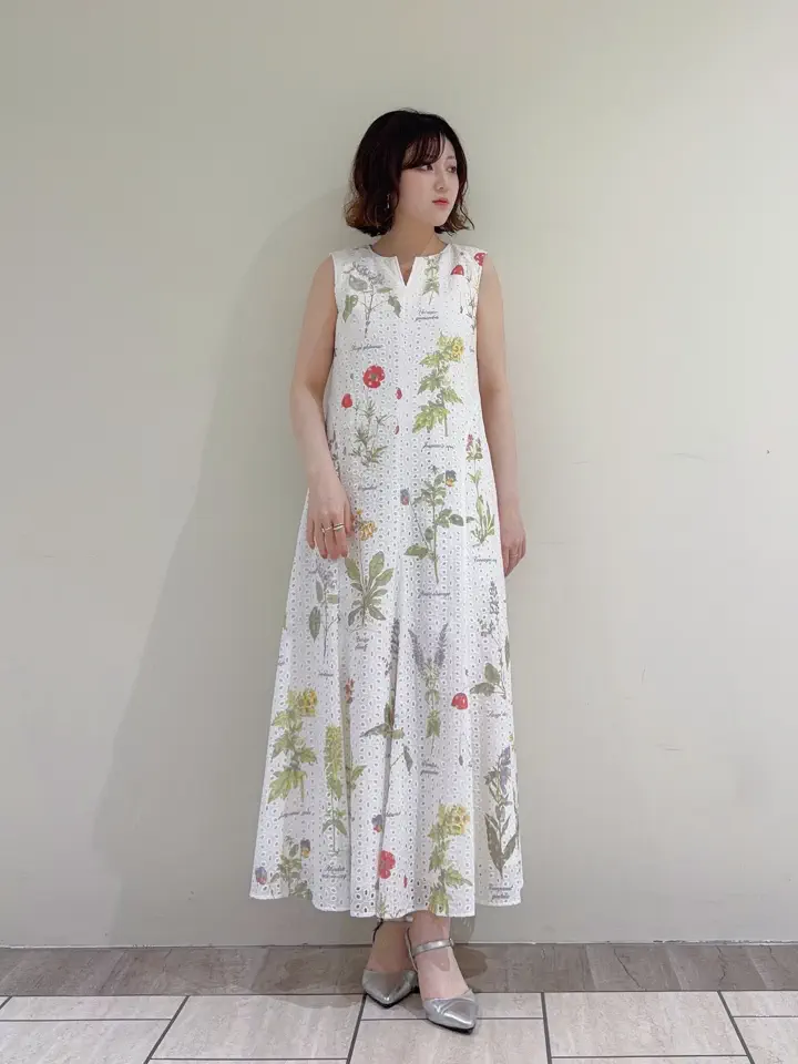 GRACE CONTINENTAL SASAKI コーディネート画像