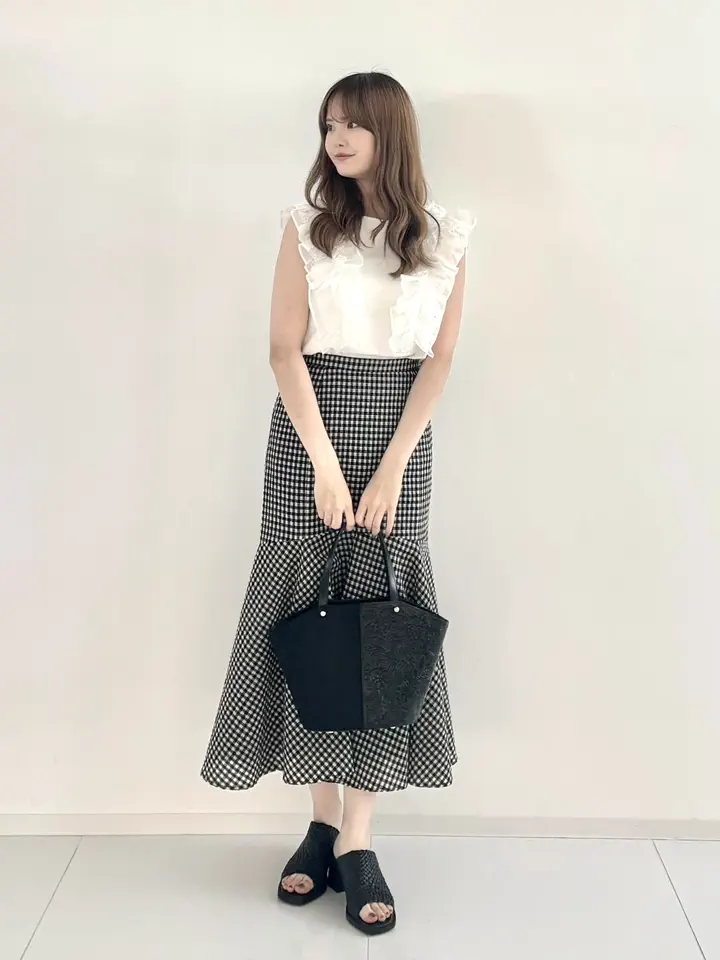 GRACE CONTINENTAL miyuki adachi コーディネート画像