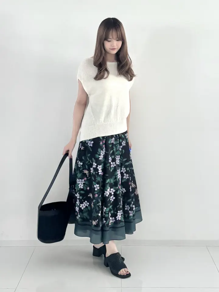 GRACE CONTINENTAL miyuki adachi コーディネート画像