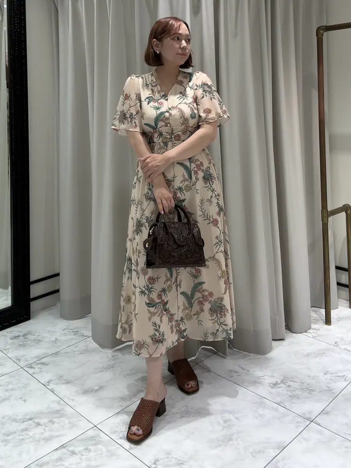 GRACE CONTINENTAL Izumi コーディネート画像