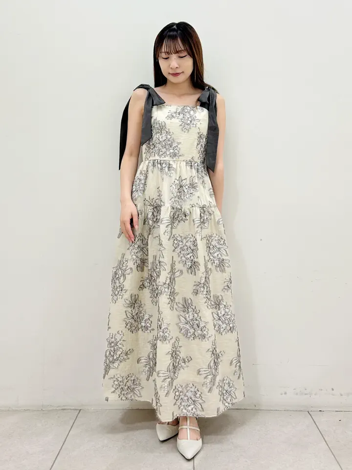 GRACE CONTINENTAL Miu Akamatsu コーディネート画像