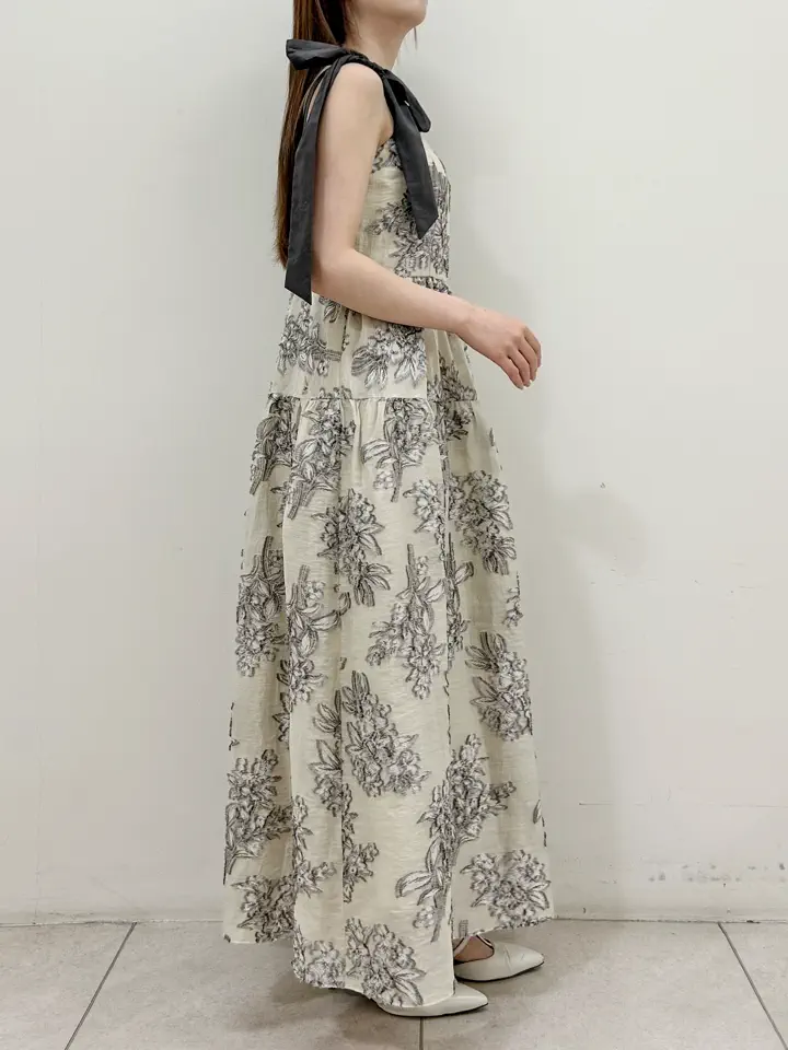 GRACE CONTINENTAL Miu Akamatsu コーディネート画像