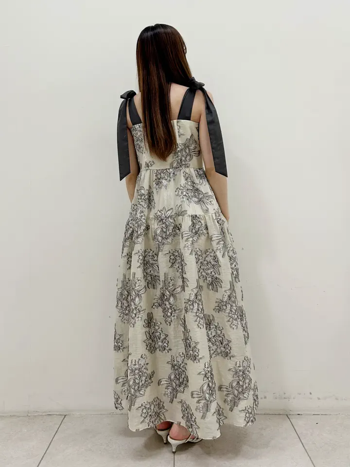 GRACE CONTINENTAL Miu Akamatsu コーディネート画像