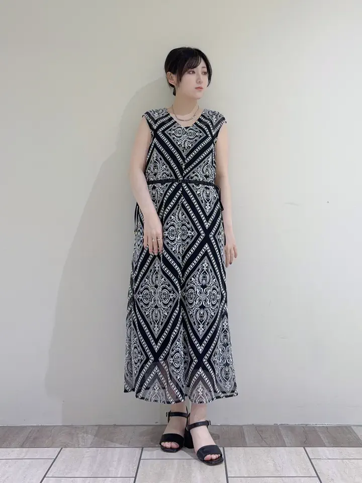 GRACE CONTINENTAL SASAKI コーディネート画像