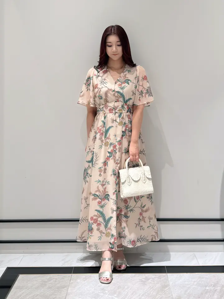 GRACE CONTINENTAL MOMOKO コーディネート画像