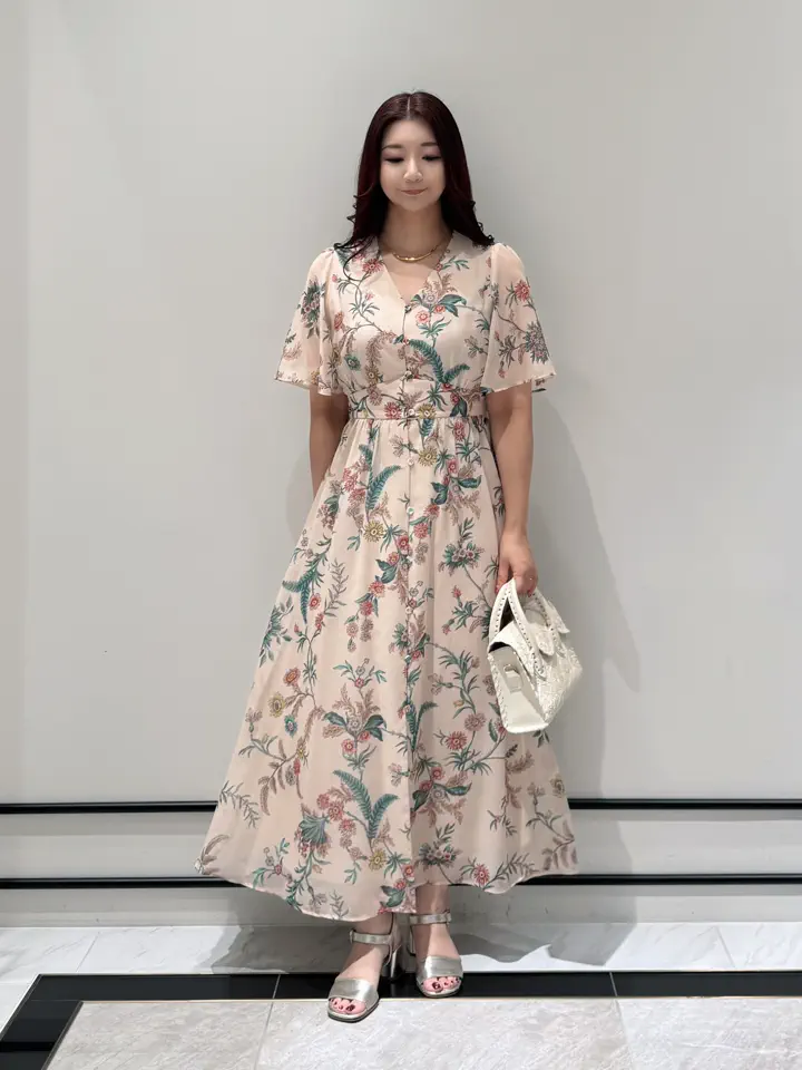 GRACE CONTINENTAL MOMOKO コーディネート画像