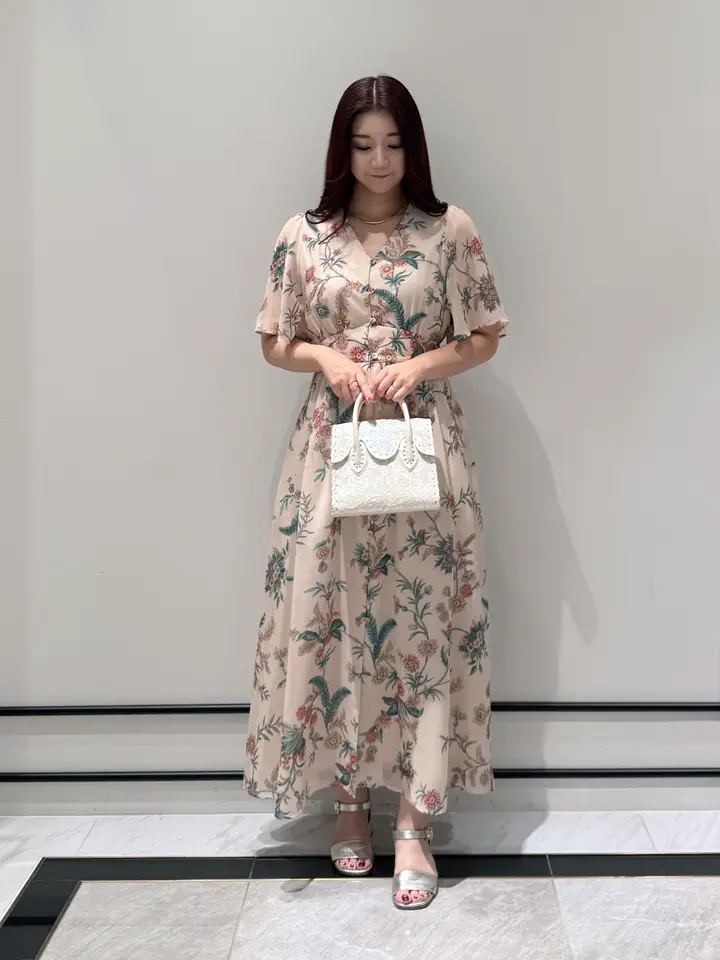 GRACE CONTINENTAL MOMOKO コーディネート画像