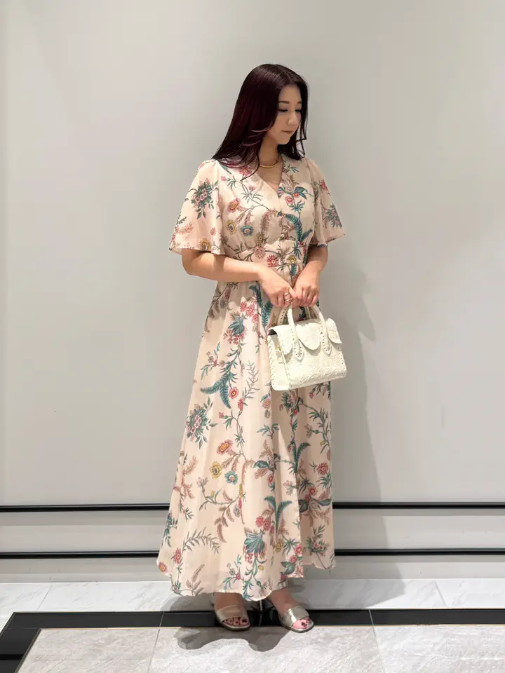 GRACE CONTINENTAL MOMOKO コーディネート画像