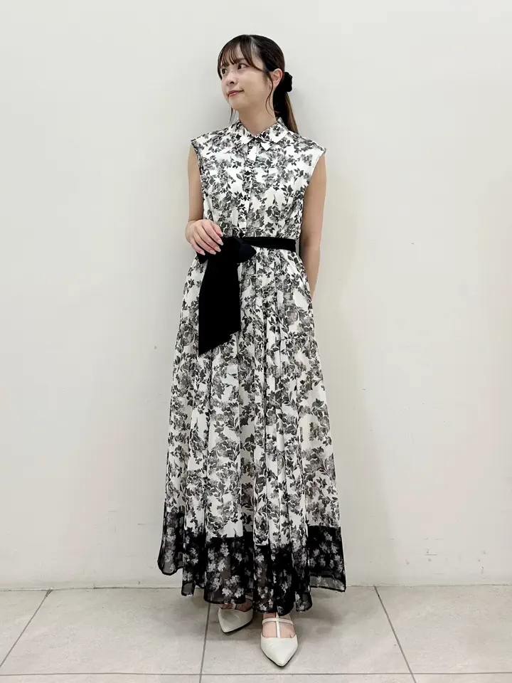 GRACE CONTINENTAL Miu Akamatsu コーディネート画像