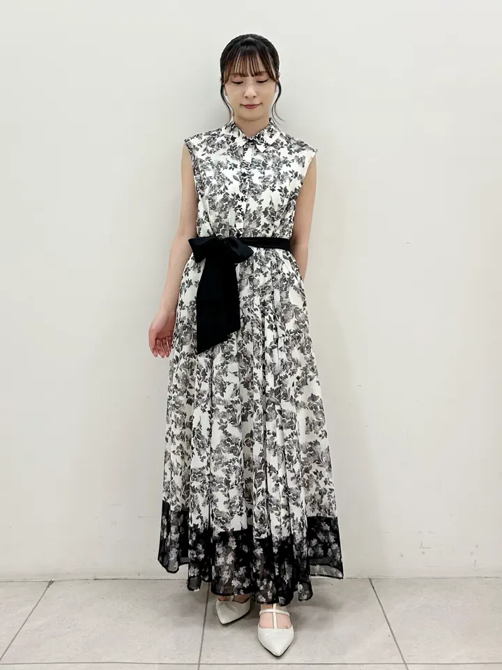 GRACE CONTINENTAL Miu Akamatsu コーディネート画像