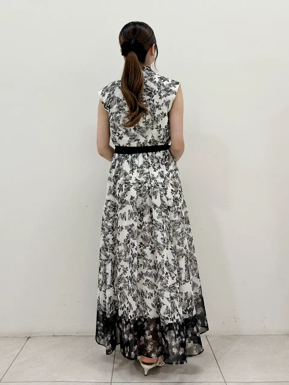 GRACE CONTINENTAL Miu Akamatsu コーディネート画像