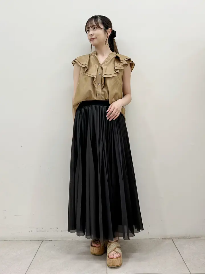 GRACE CONTINENTAL Miu Akamatsu コーディネート画像