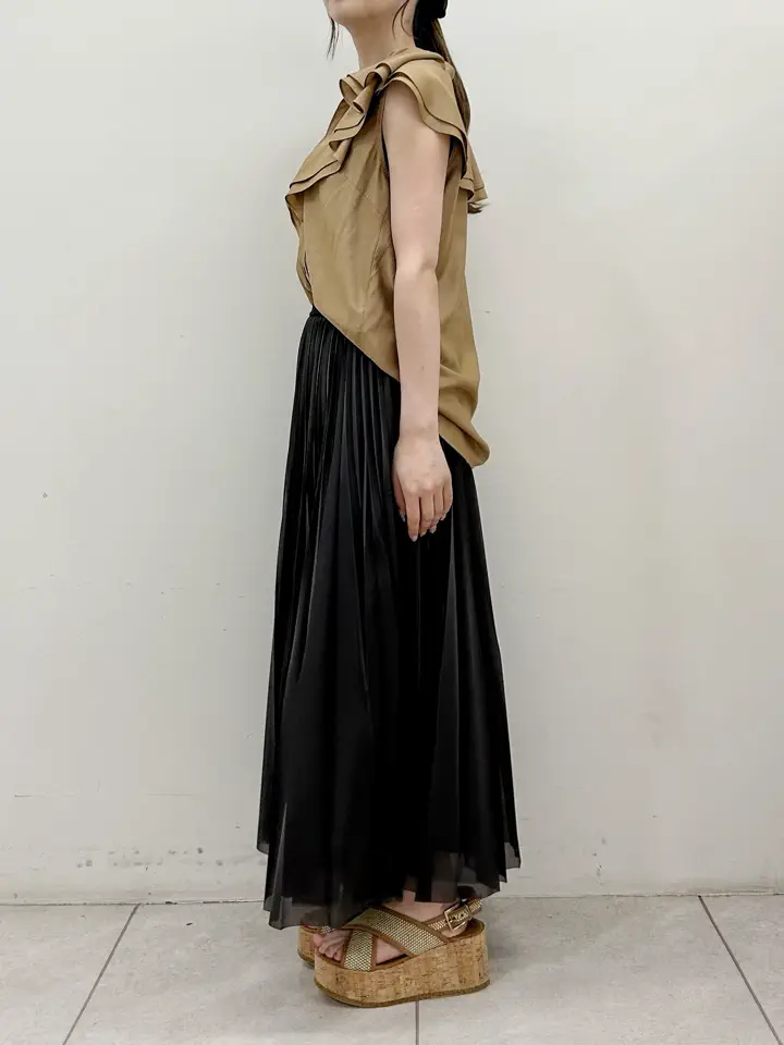 GRACE CONTINENTAL Miu Akamatsu コーディネート画像