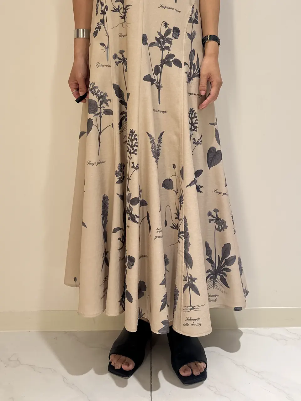 GRACE CONTINENTAL 尾田亜沙美 コーディネート画像