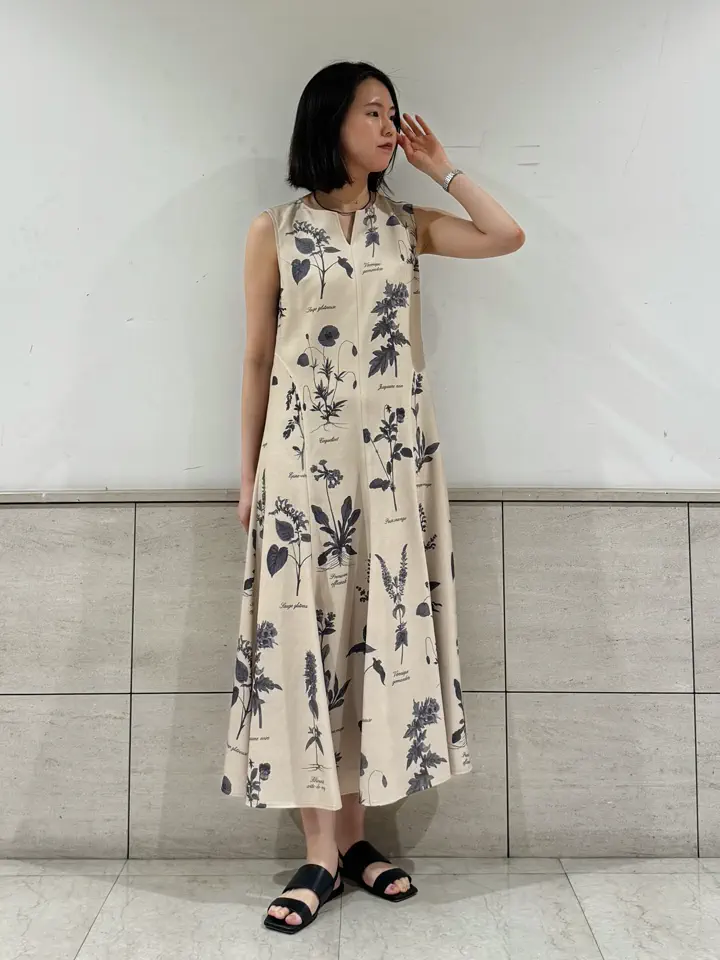 GRACE CONTINENTAL 伊藤　静華 コーディネート画像