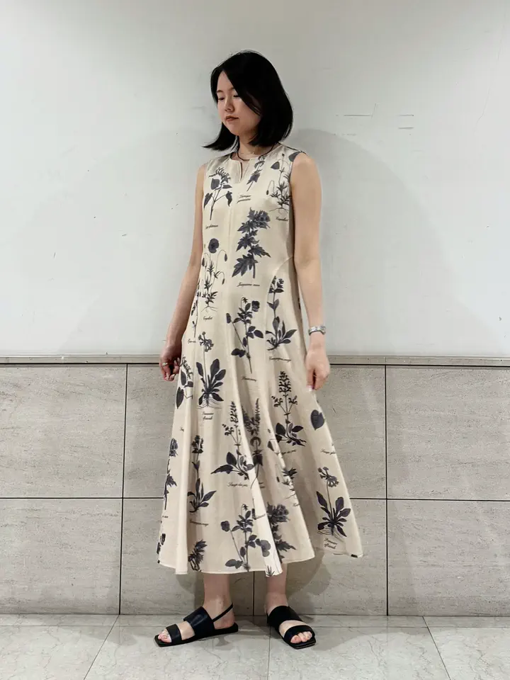 GRACE CONTINENTAL 伊藤　静華 コーディネート画像