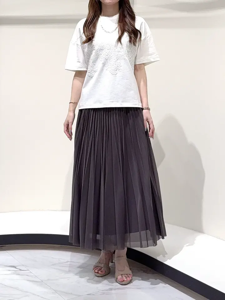 GRACE CONTINENTAL Suzuka コーディネート画像