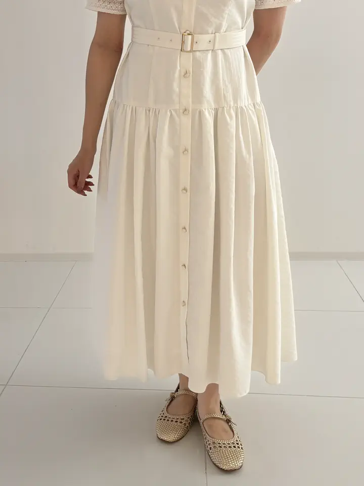 GRACE CONTINENTAL miyuki adachi コーディネート画像