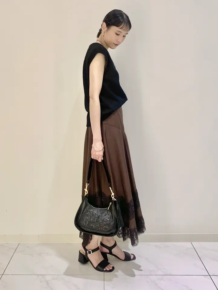 GRACE CONTINENTAL haruka iwasaki コーディネート画像