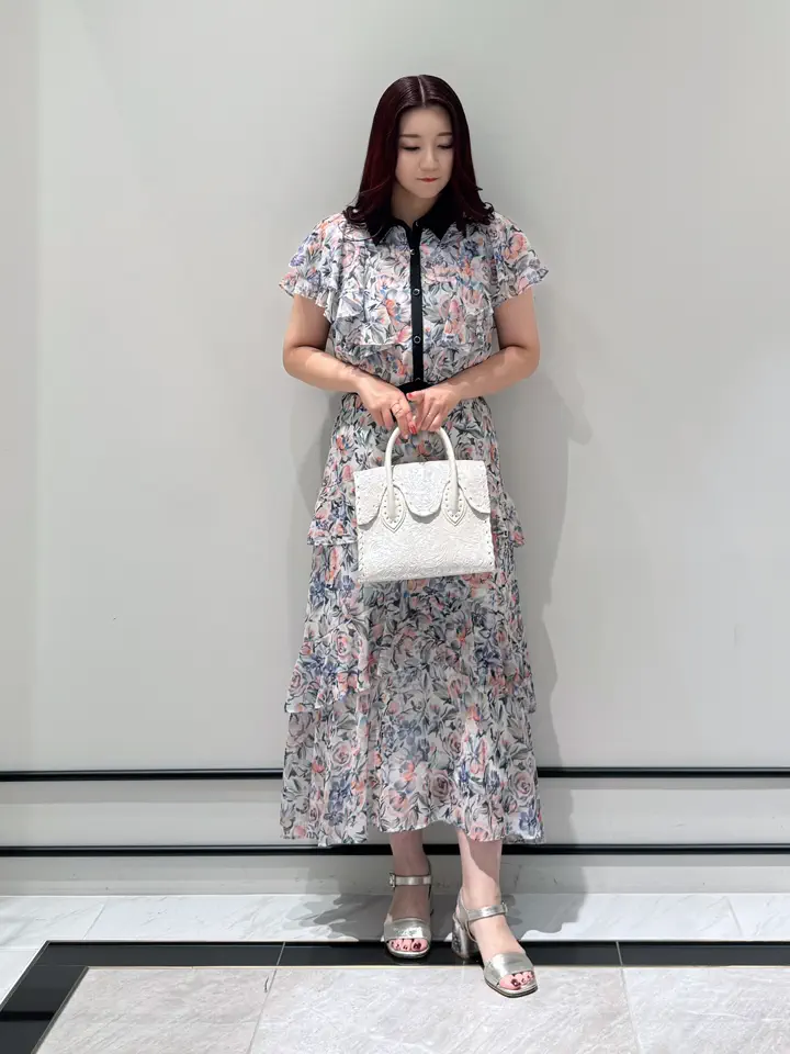GRACE CONTINENTAL MOMOKO コーディネート画像