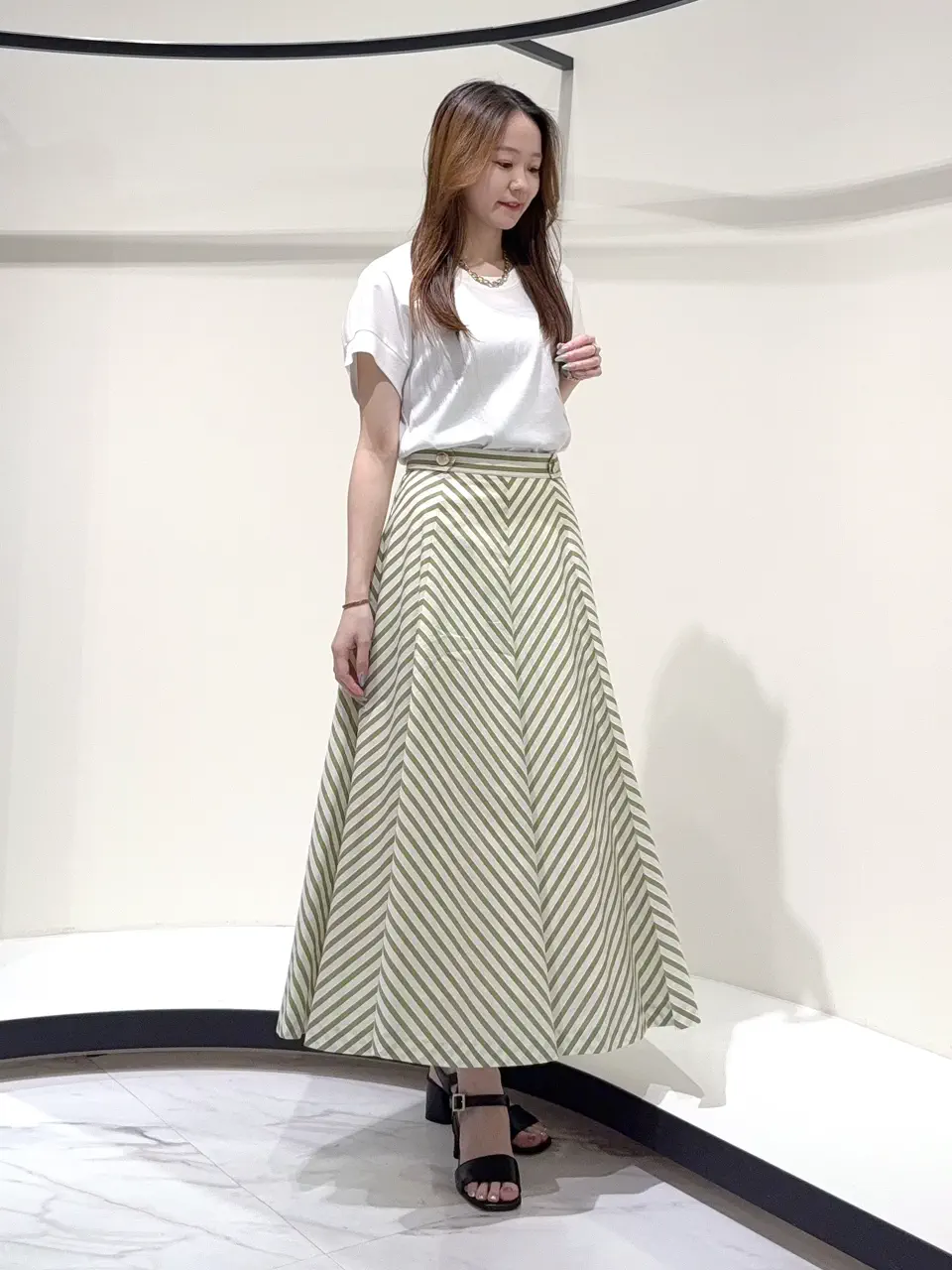 GRACE CONTINENTAL Suzuka コーディネート画像