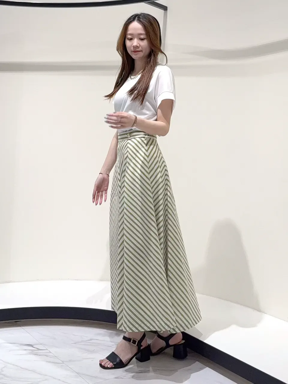 GRACE CONTINENTAL Suzuka コーディネート画像