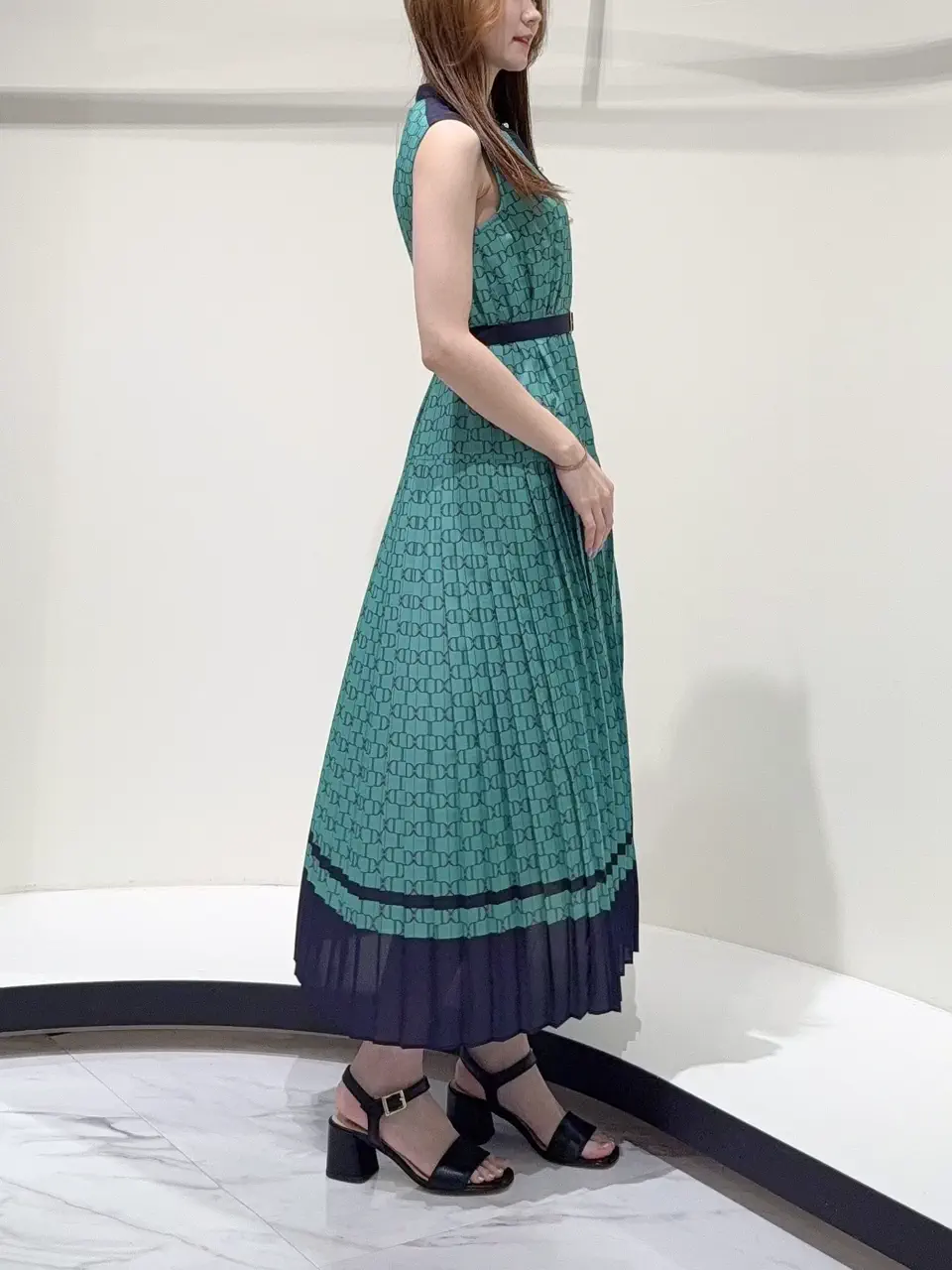 GRACE CONTINENTAL Suzuka コーディネート画像