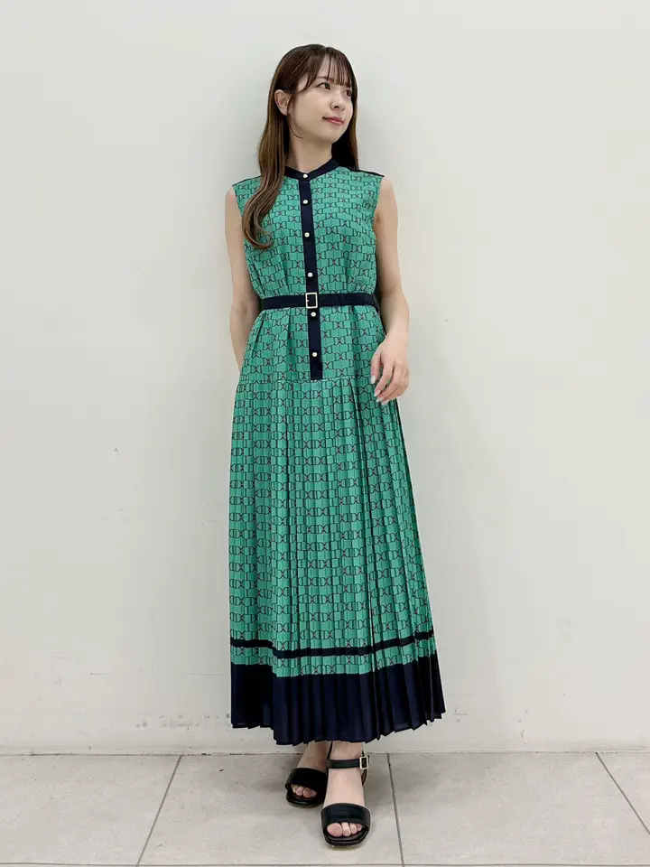 GRACE CONTINENTAL Miu Akamatsu コーディネート画像