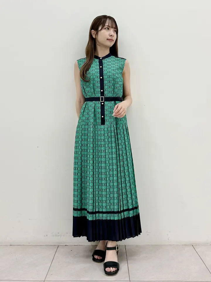 GRACE CONTINENTAL Miu Akamatsu コーディネート画像