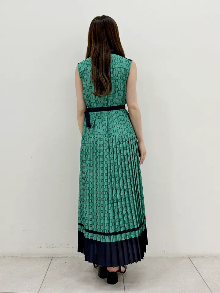 GRACE CONTINENTAL Miu Akamatsu コーディネート画像