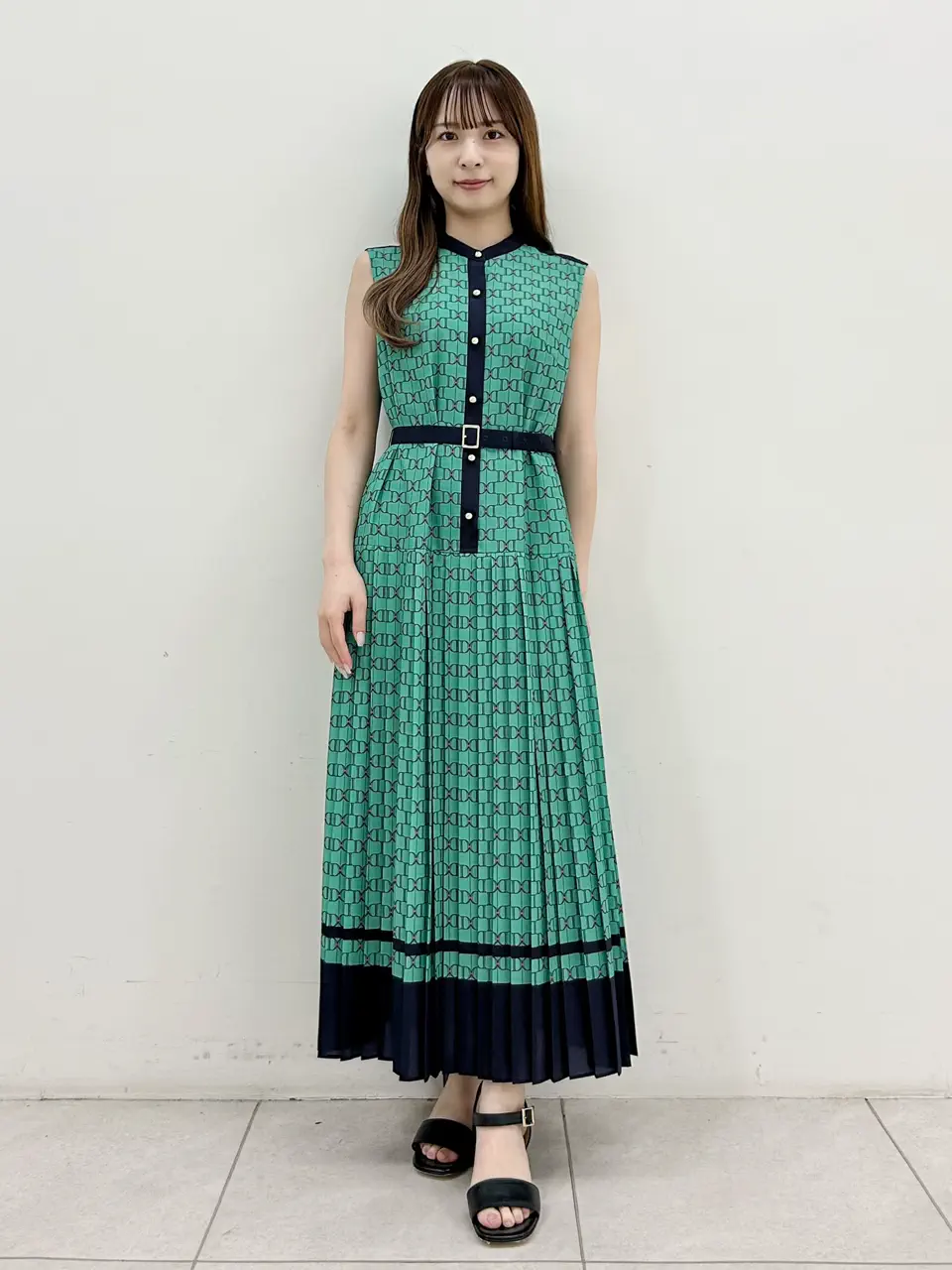 GRACE CONTINENTAL Miu Akamatsu コーディネート画像