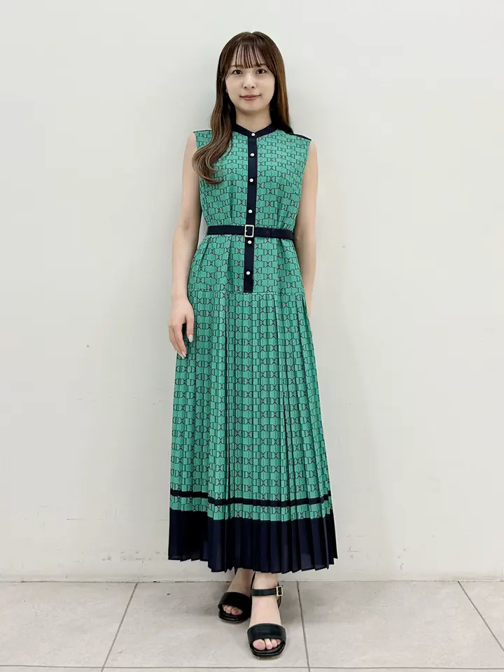 GRACE CONTINENTAL Miu Akamatsu コーディネート画像