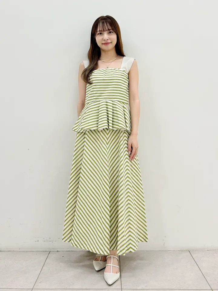 GRACE CONTINENTAL Miu Akamatsu コーディネート画像