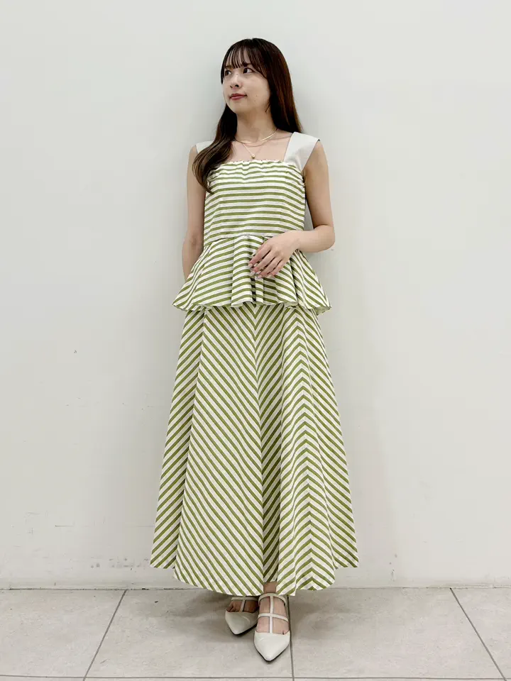 GRACE CONTINENTAL Miu Akamatsu コーディネート画像