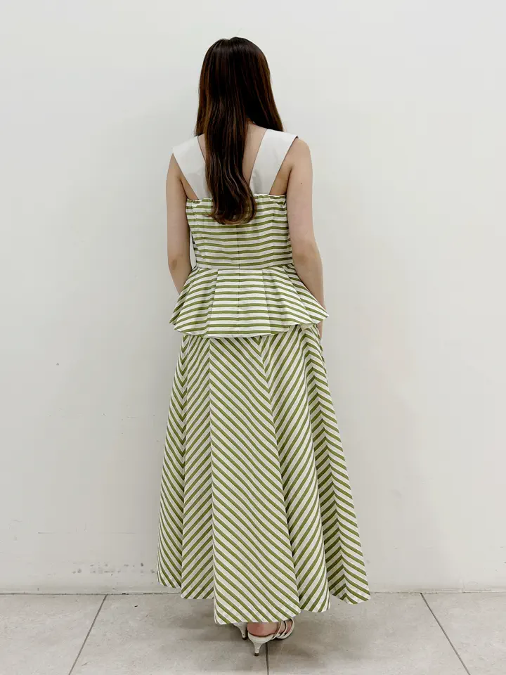 GRACE CONTINENTAL Miu Akamatsu コーディネート画像