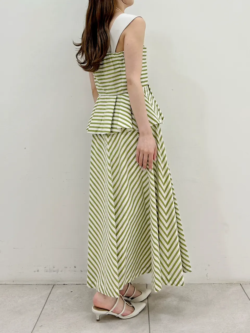 GRACE CONTINENTAL Miu Akamatsu コーディネート画像
