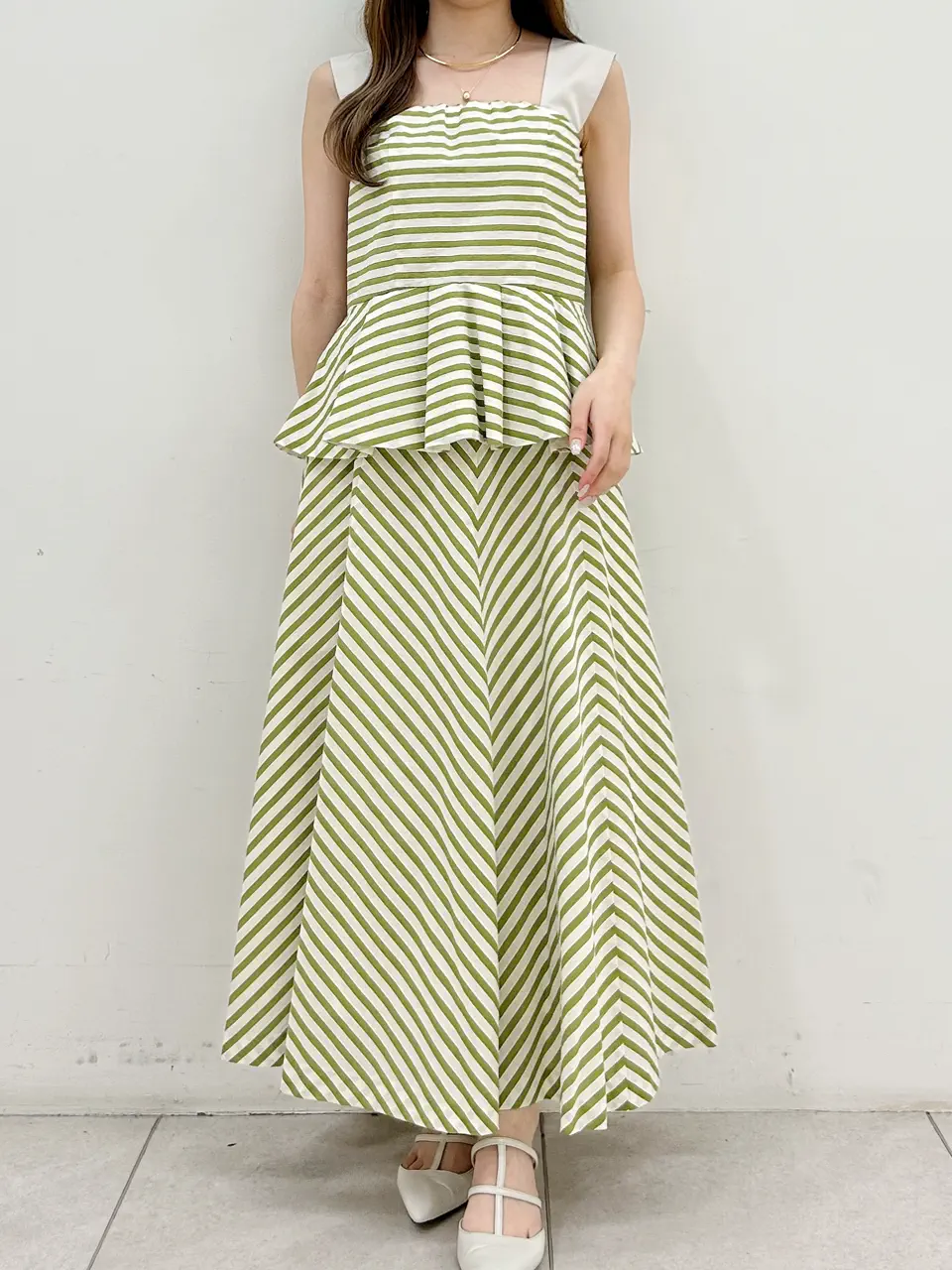 GRACE CONTINENTAL Miu Akamatsu コーディネート画像