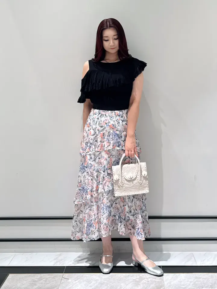 GRACE CONTINENTAL MOMOKO コーディネート画像