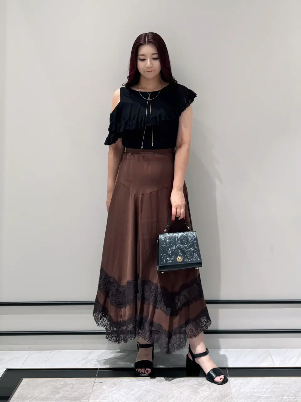 GRACE CONTINENTAL MOMOKO コーディネート画像