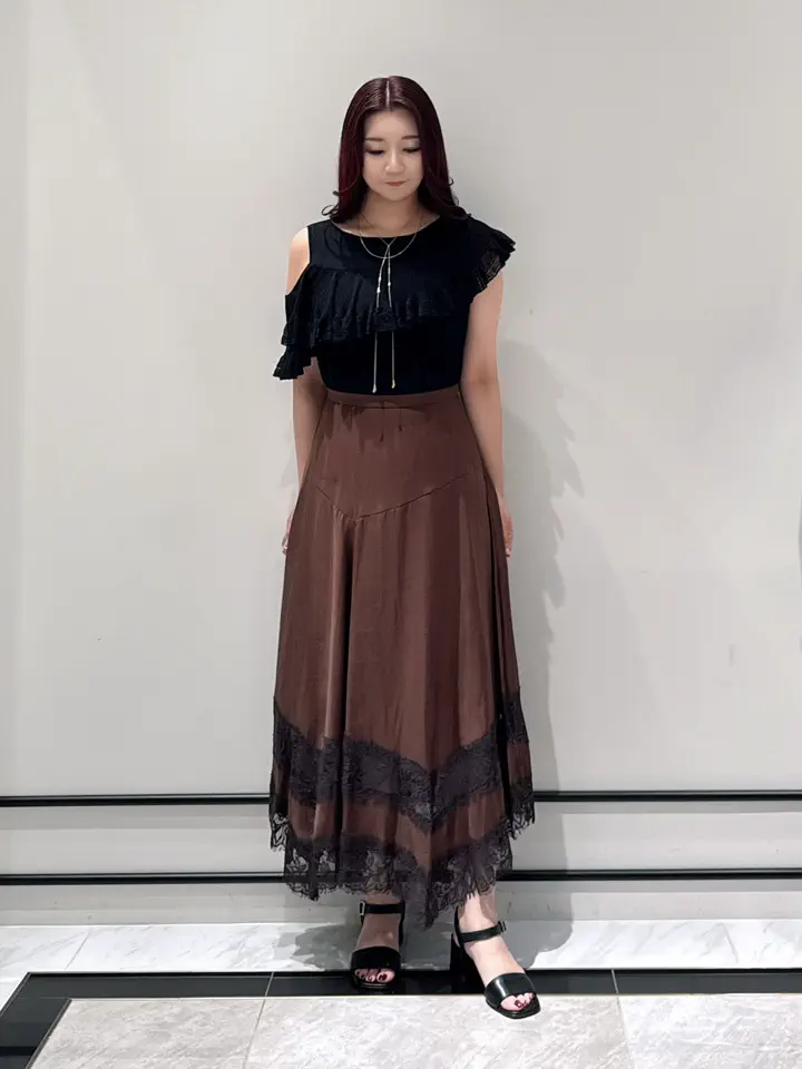 GRACE CONTINENTAL MOMOKO コーディネート画像