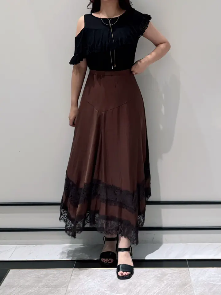 GRACE CONTINENTAL MOMOKO コーディネート画像