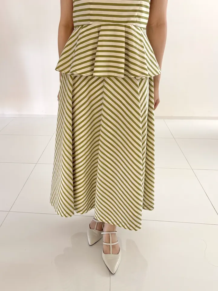 GRACE CONTINENTAL miyuki adachi コーディネート画像