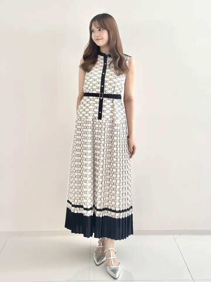 GRACE CONTINENTAL miyuki adachi コーディネート画像