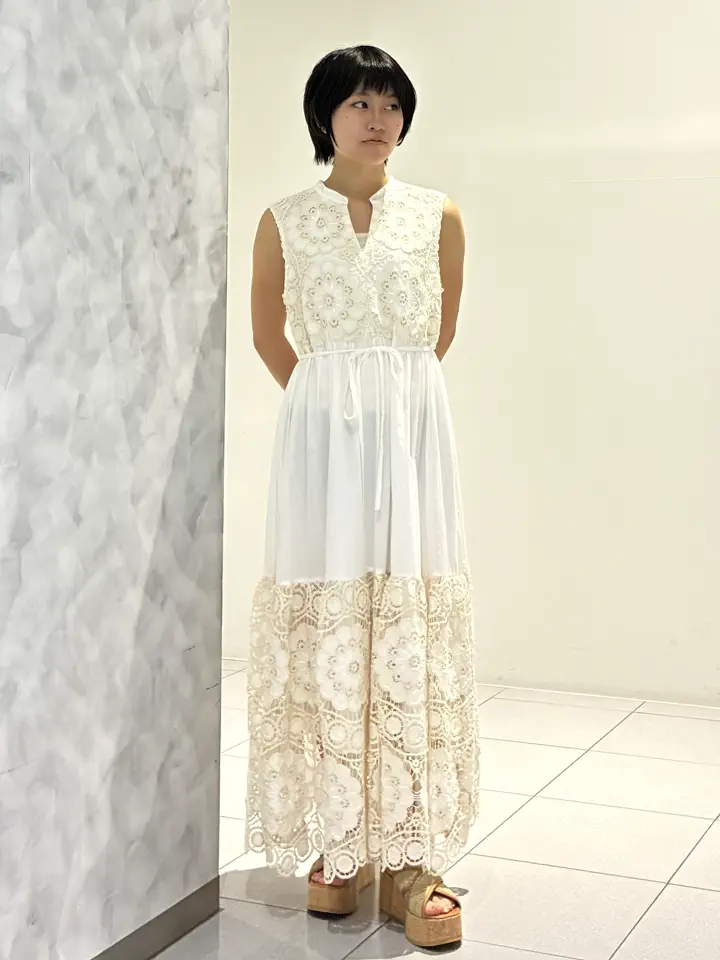 GRACE CONTINENTAL Yuna Iwasaki コーディネート画像